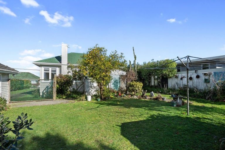 Photo of property in 30 Graham Street, Levin, 5510
