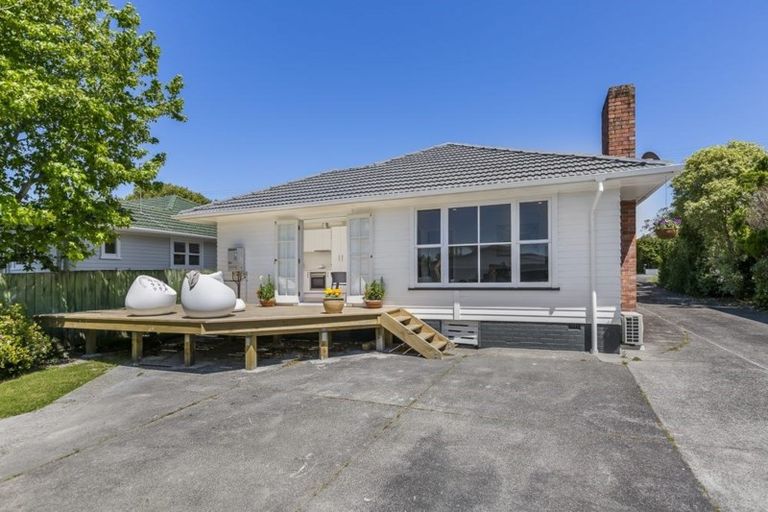 Photo of property in 787 Te Atatu Road, Te Atatu Peninsula, Auckland, 0610