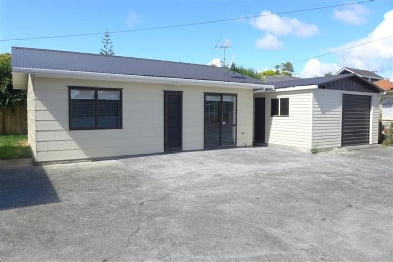 Photo of property in 2/26a Claude Avenue, Papatoetoe, Auckland, 2025