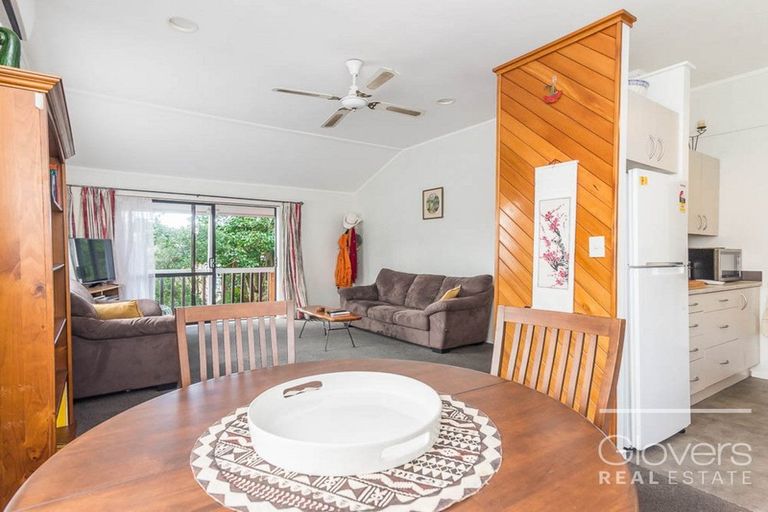Photo of property in 109 Don Buck Road, Massey, Auckland, 0614