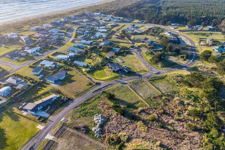 Photo of property in 184 Park Avenue, Waitarere Beach, Levin, 5510