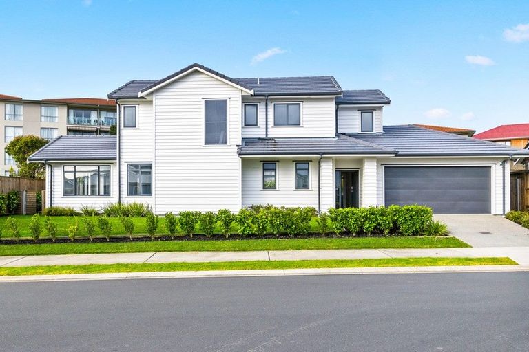Photo of property in 21 Couldrey Crescent, Red Beach, 0932
