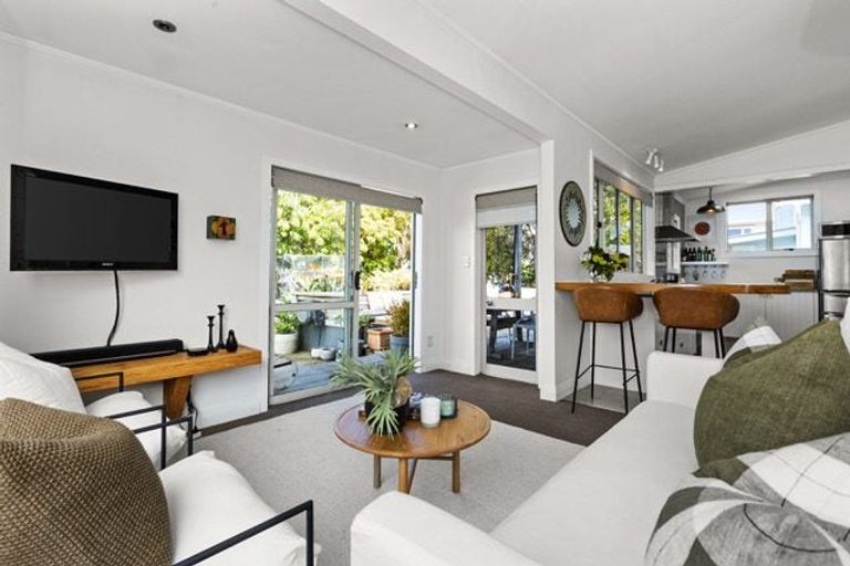 Photo of property in 78 Charles Street, Westshore, Napier, 4110
