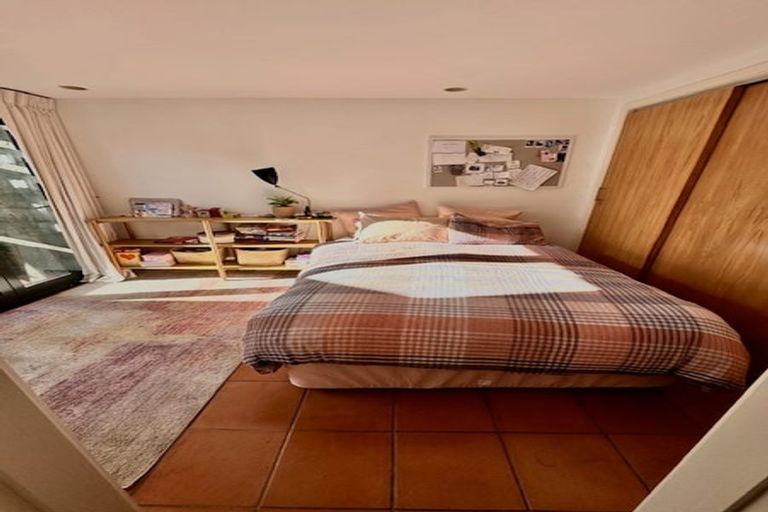 Photo of property in 19 Shannon Street, Mount Victoria, Wellington, 6011