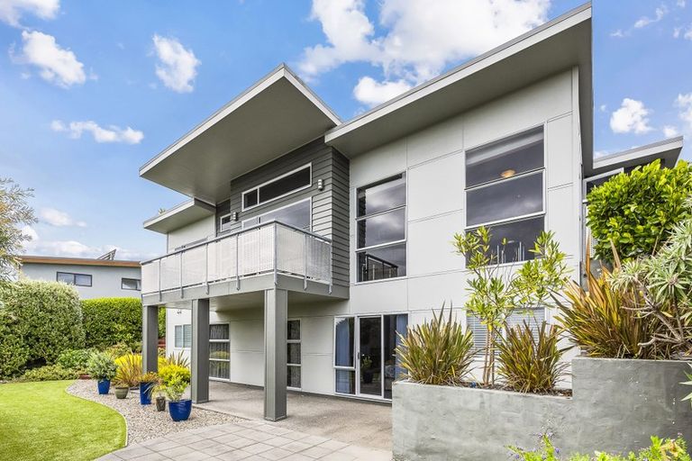 Photo of property in 12 Millennium Hill, Paraparaumu, 5032