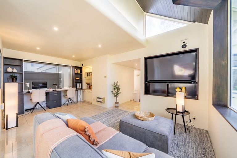 Photo of property in 4/154 Oriental Parade, Oriental Bay, Wellington, 6011