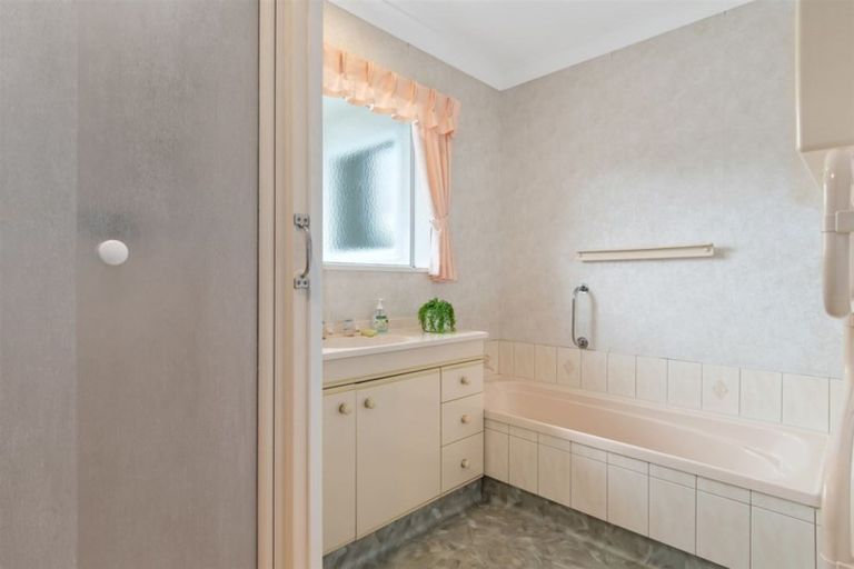 Photo of property in 11 Ngahere Street, Otumoetai, Tauranga, 3110