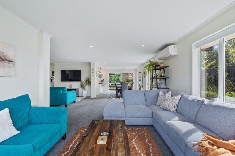 Photo of property in 25 Waitemata Drive, One Tree Point, 0118