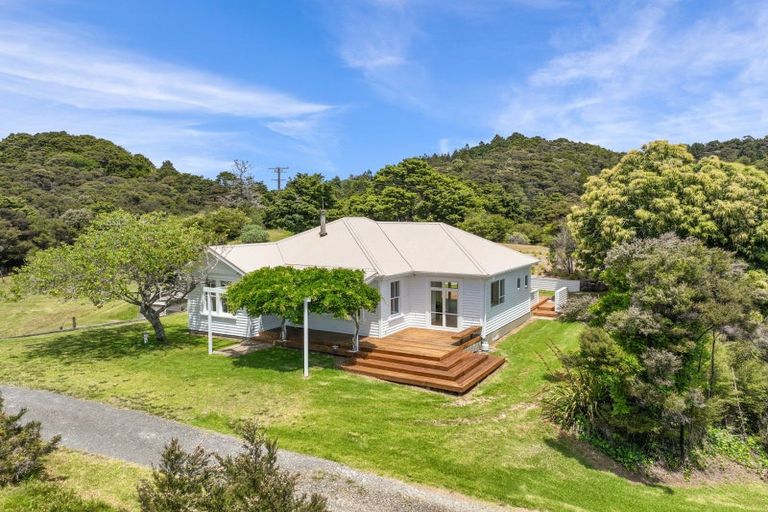 Photo of property in 856 Ocean View Road, Te Arai, Wellsford, 0975