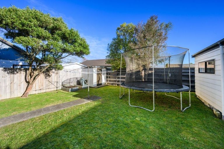 Photo of property in 6 Willowstream Grove, Cloverlea, Palmerston North, 4412