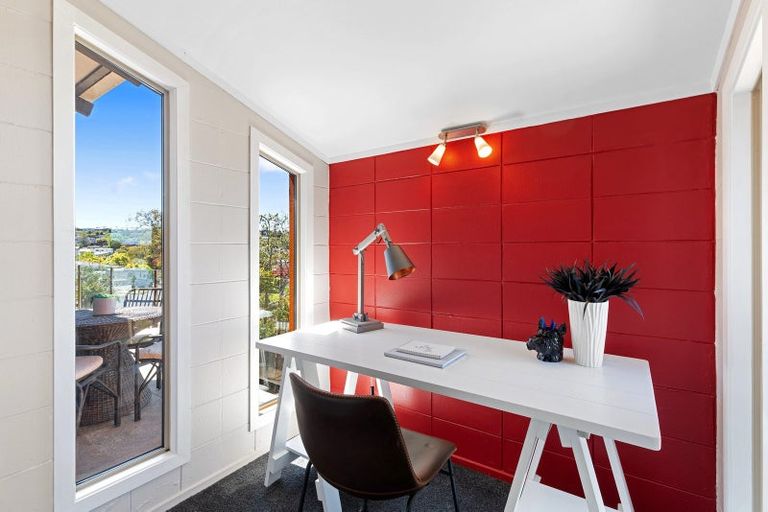 Photo of property in 9 Robin Lane, Browns Bay, Auckland, 0630