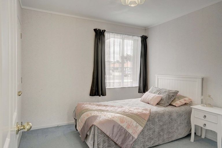 Photo of property in 23 Farnborough Drive, Nawton, Hamilton, 3200