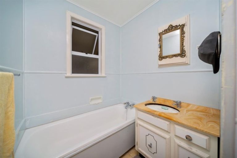 Photo of property in 7 Ngaio Place, Hawera, 4610