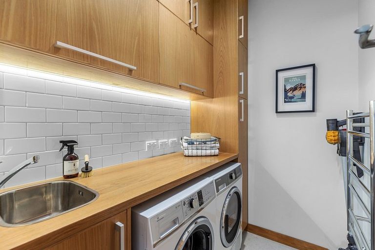 Photo of property in 55 Ferry Street, Seatoun, Wellington, 6022