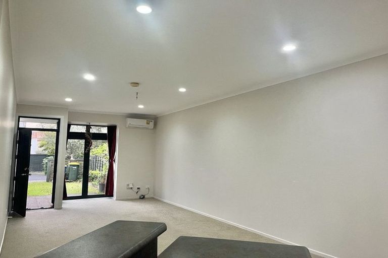Photo of property in Tuscany Towers, 14/1 Ambrico Place, New Lynn, Auckland, 0600