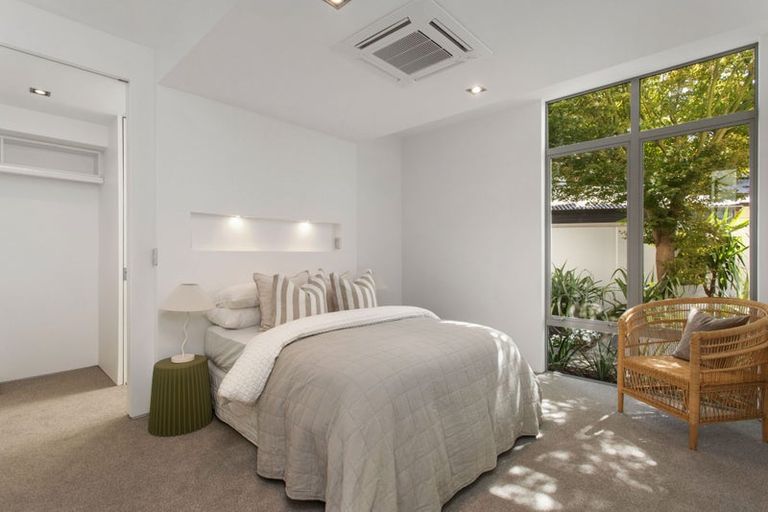 Photo of property in 43 Totara Street, Fendalton, Christchurch, 8041
