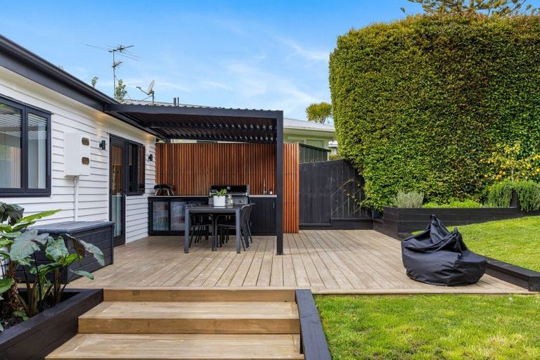 Photo of property in 23 Braemar Road, Rothesay Bay, Auckland, 0630