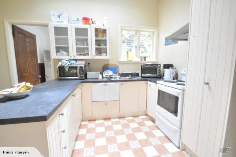 Photo of property in 140 Glenmore Street, Northland, Wellington, 6012