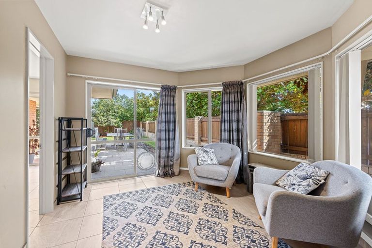 Photo of property in 1 Henridge Place, Avonhead, Christchurch, 8042