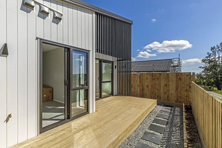 Photo of property in 15 Puhikawa Street, Massey, 0614