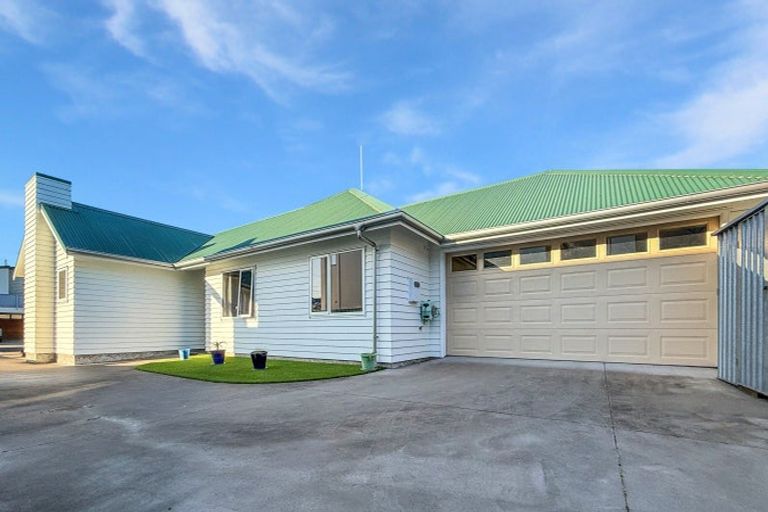 Photo of property in 52 Charles Street, Westshore, Napier, 4110