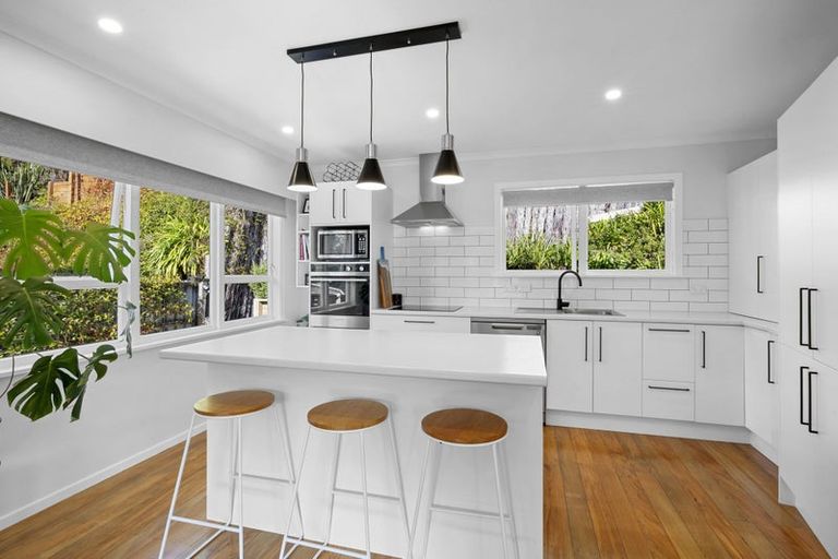 Photo of property in 16 Whakawhiti Street, Marfell, New Plymouth, 4310