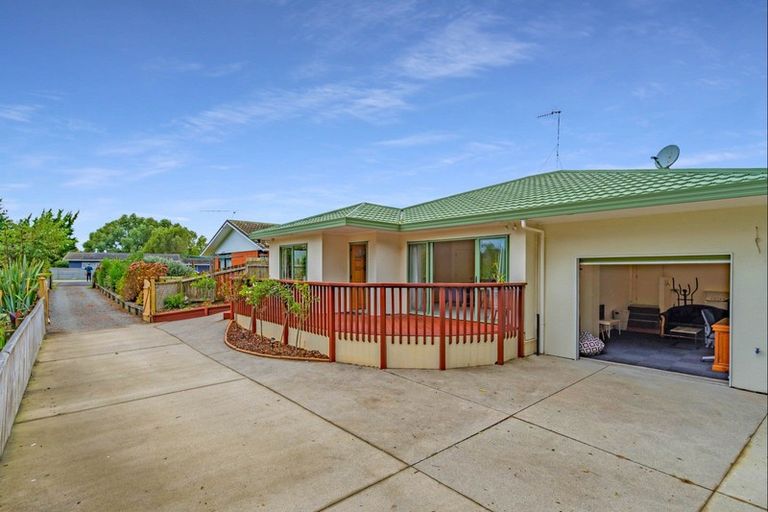 Photo of property in 74b Mazengarb Road, Paraparaumu Beach, Paraparaumu, 5032