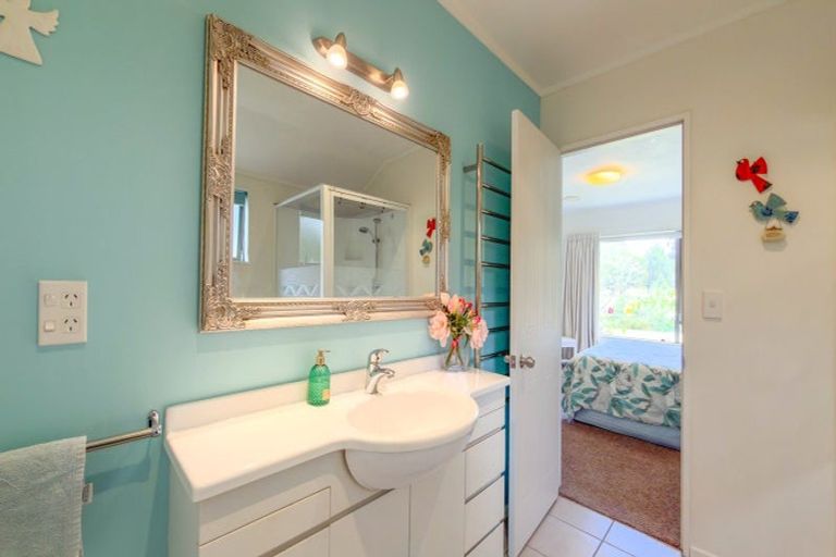 Photo of property in 9538 Paeroa Kopu Road, Kopu, Thames, 3578
