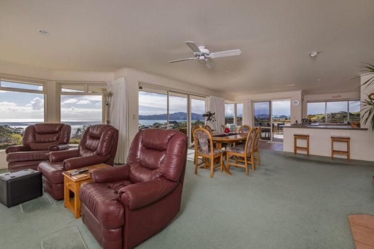 Photo of property in 2 Ocean View Road, Cable Bay, 0420