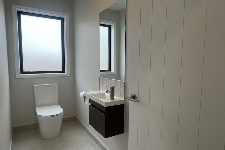 Photo of property in 92 Hugo Shaw Drive, Cambridge, 3434