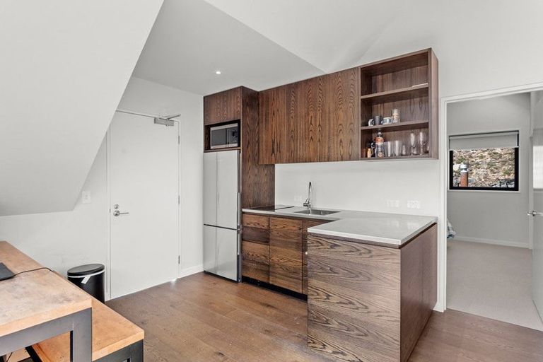 Photo of property in 12 Crow's Nest Road, Arthurs Point, Queenstown, 9371