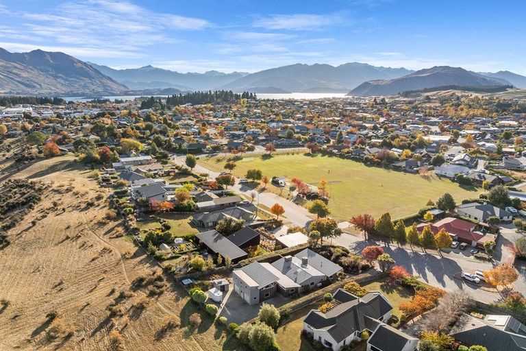 Photo of property in 16 Allenby Place, Wanaka, 9305