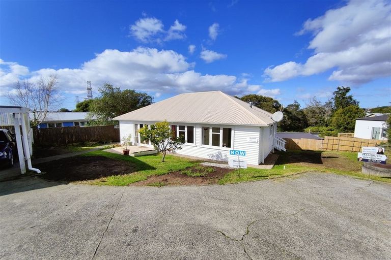 Photo of property in 3/68 Lincoln Park Avenue, Massey, Auckland, 0614