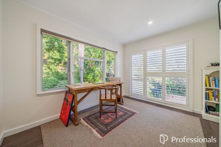 Photo of property in 31 Walter Road, Lowry Bay, Lower Hutt, 5013