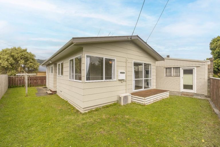 Photo of property in 2/108 Hewer Crescent, Naenae, Lower Hutt, 5011