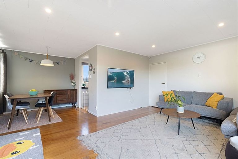 Photo of property in 63a Harrington Road, Henderson, Auckland, 0610