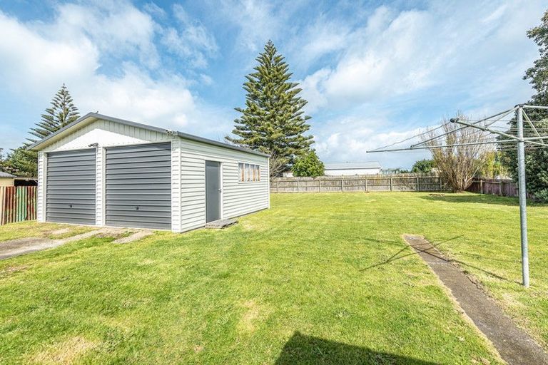 Photo of property in 15 Cornfoot Street, Castlecliff, Whanganui, 4501