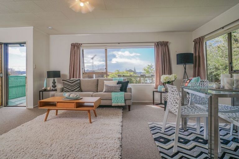 Photo of property in 2/9 Lancaster Road, Beach Haven, Auckland, 0626
