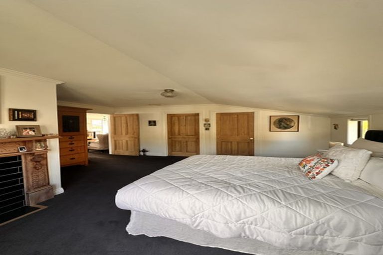 Photo of property in 11 Dickson Street, Macandrew Bay, Dunedin, 9014