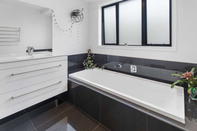 Photo of property in 114a Hamlet Street, Stratford, 4332