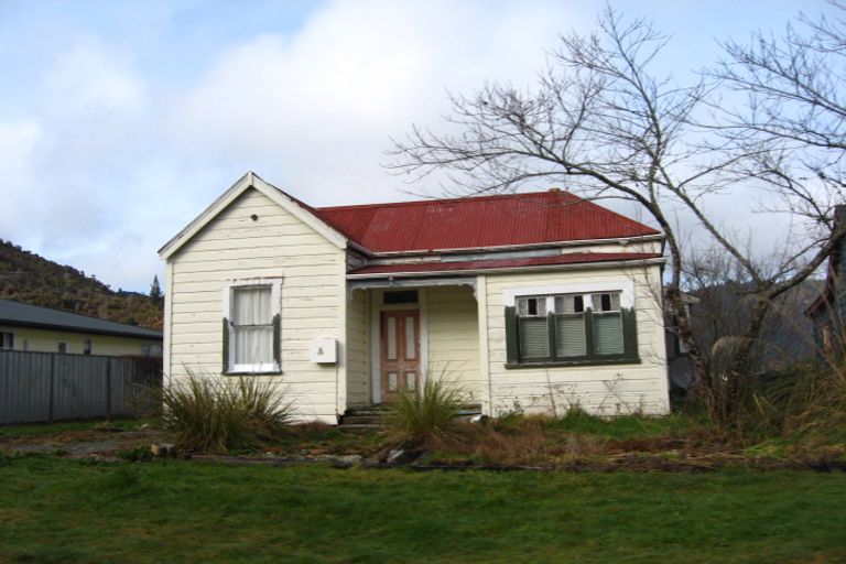 Photo of property in 3 Herald Street, Reefton, 7830