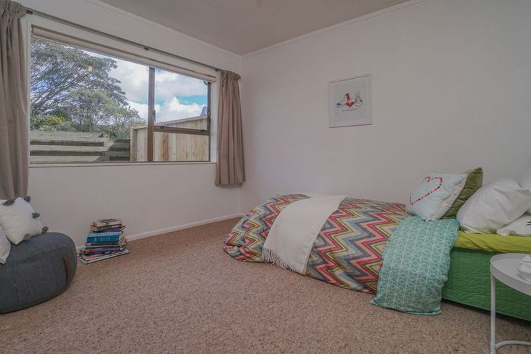 Photo of property in 2/9 Lancaster Road, Beach Haven, Auckland, 0626
