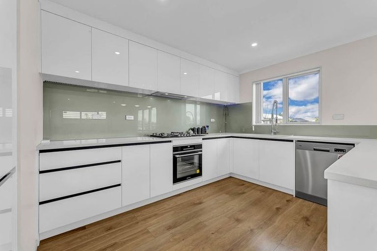 Photo of property in 95d Raglan Street, Mangere East, Auckland, 2024
