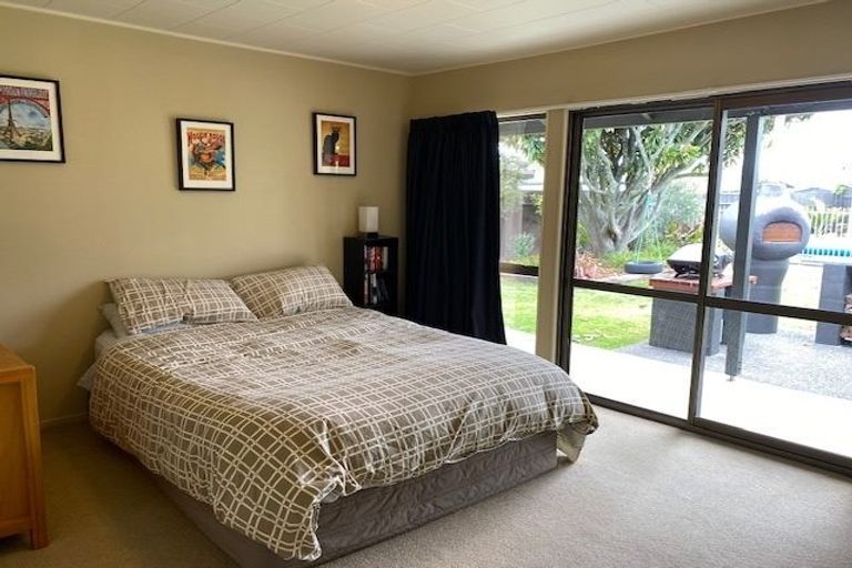 Photo of property in 35 Donegal Crescent, Tamatea, Napier, 4112