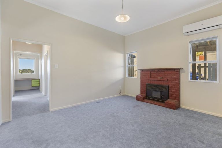 Photo of property in 32 Ngamotu Road, Moturoa, New Plymouth, 4310