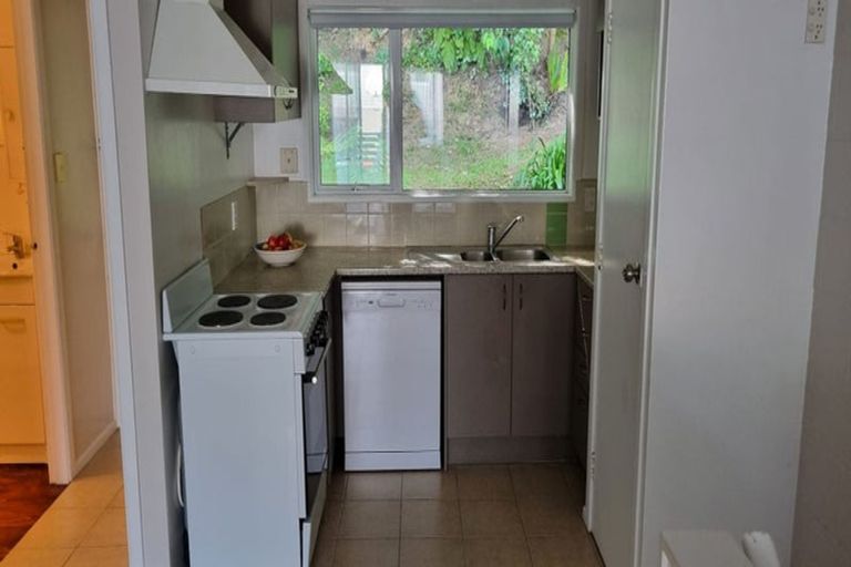Photo of property in 15f1 Bloomsbury Grove, Newlands, Wellington, 6037