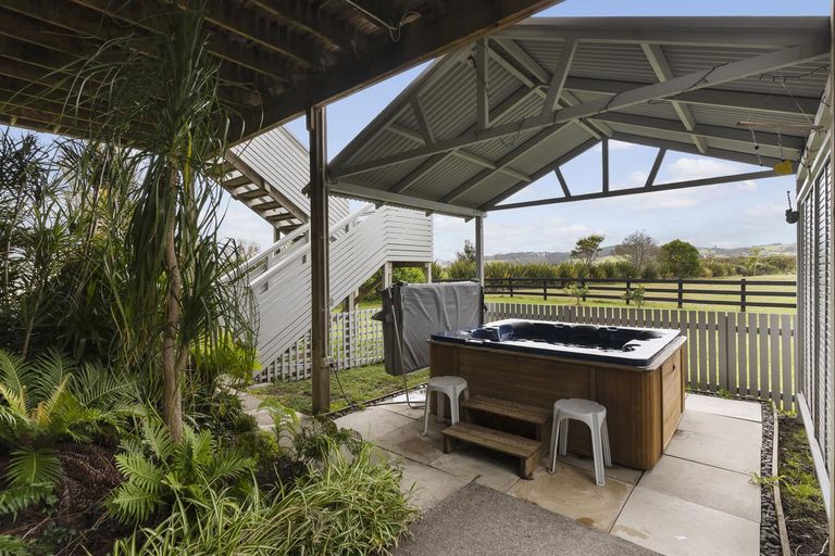 Photo of property in 48 Parkhurst Road, Helensville, 0874