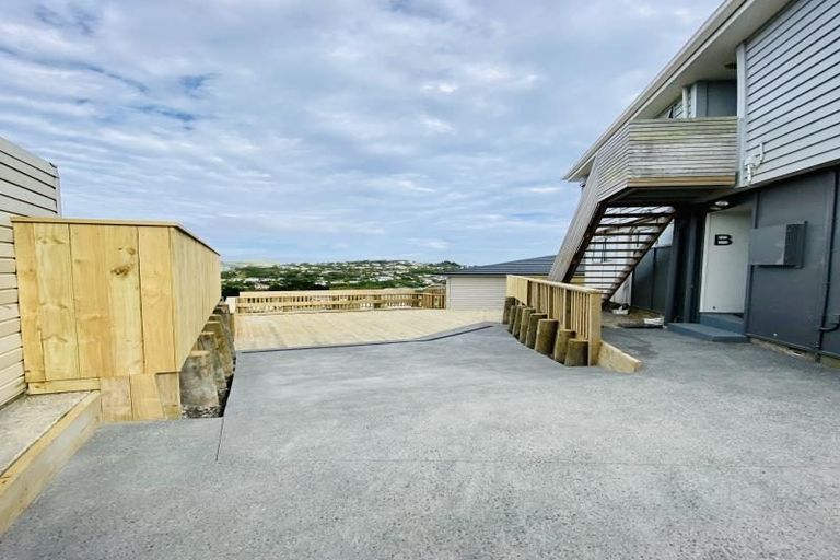 Photo of property in 20c Chetwode Grove, Newlands, Wellington, 6037