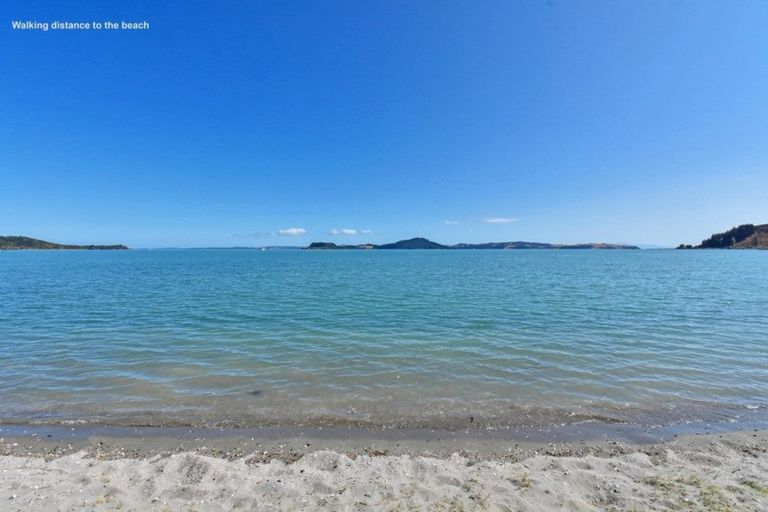 Photo of property in 24 Bertram Road, Kawakawa Bay, Papakura, 2585