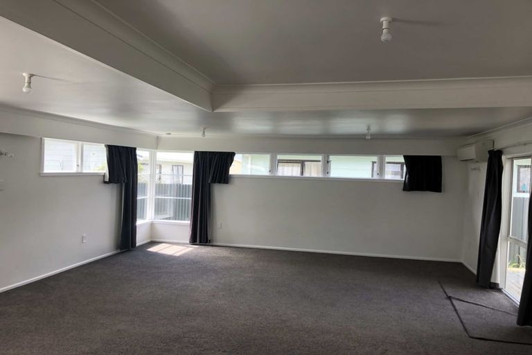 Photo of property in 16 Milson Line, Roslyn, Palmerston North, 4414